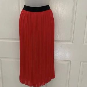 Rachel Zoe red pleated chiffon skirt
Never been worn